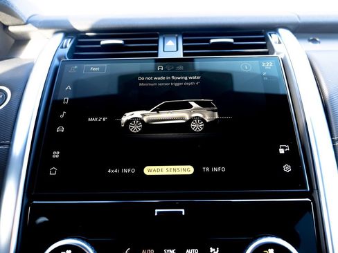 Certified 2024 Land Rover Discovery Dynamic SE image 27