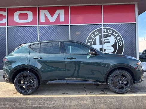 New 2026 Alfa Romeo Tonale Sprint w/ Black Premium Package image 2