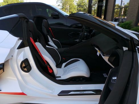 Used 2023 Chevrolet Corvette Stingray Premium Conv w/ Z51 Performance Package RWD image 33