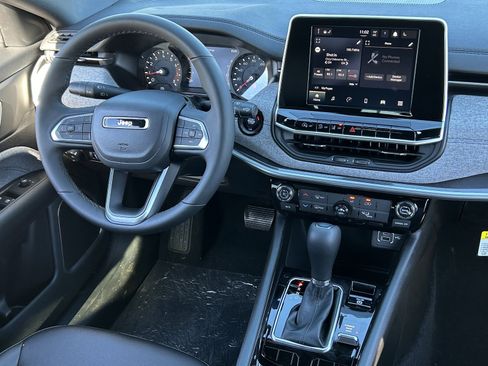 New 2026 Jeep Compass Latitude image 11