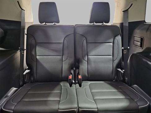 Used 2023 GMC Acadia Denali w/ Black Diamond Edition image 12