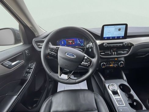 Used 2022 Ford Escape SEL w/ Technology Package image 11