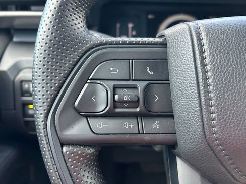 Used 2025 Toyota Tacoma SR AWD/4WD image 20