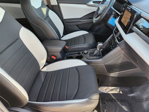 New 2026 Volkswagen Taos SEL image 19
