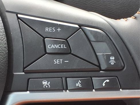 Used 2025 Nissan Sentra SR FWD image 17