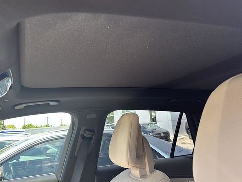 Used 2024 Mercedes-Benz GLC 300 4MATIC image 12