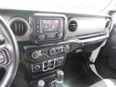 Used 2019 Jeep Wrangler Unlimited Sport S AWD/4WD image 22