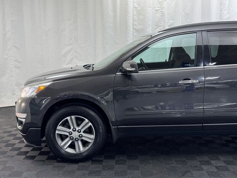 Used 2016 Chevrolet Traverse LT image 2