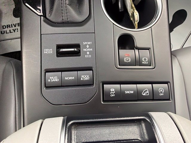 Used 2020 Toyota Highlander XLE AWD/4WD image 41