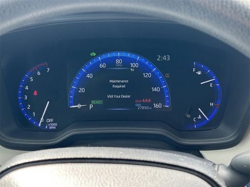 Used 2021 Toyota Corolla LE image 32