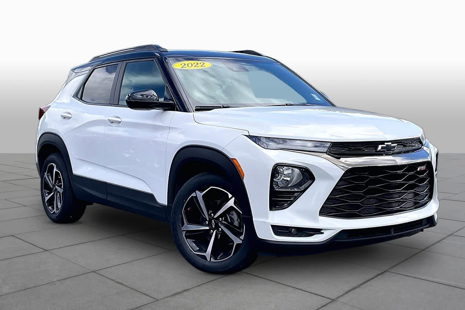 Used 2022 Chevrolet TrailBlazer RS w/ Technology Package FWD image 3