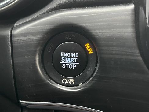 Used 2021 Jeep Grand Cherokee Limited RWD image 28