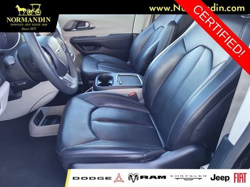Certified 2023 Chrysler Pacifica Touring-L FWD image 15