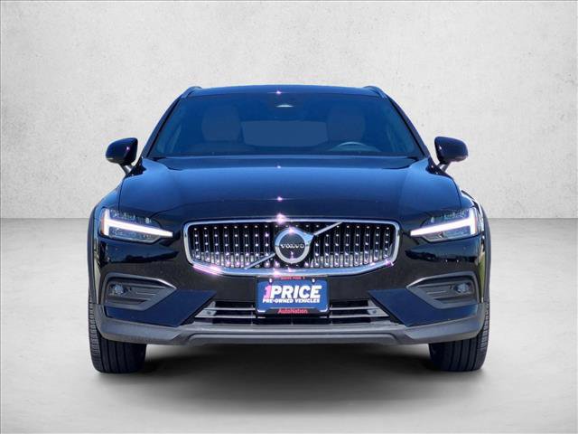 Used 2025 Volvo V60 B5 Cross Country Ultra w/ Protection Package Premier AWD/4WD image 2