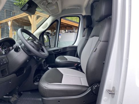 Used 2026 RAM ProMaster 2500 w/ Convenience Group FWD image 13