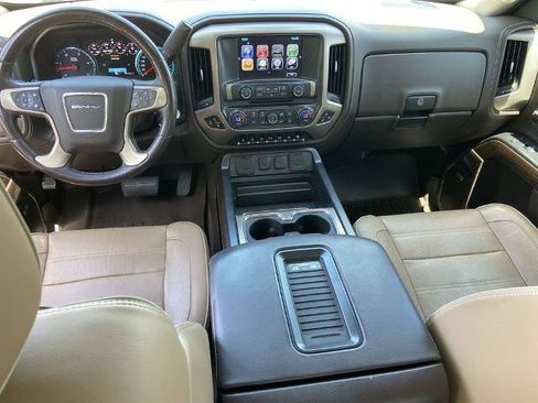 Used 2017 GMC Sierra 2500 Denali w/ Duramax Plus Package AWD/4WD image 16
