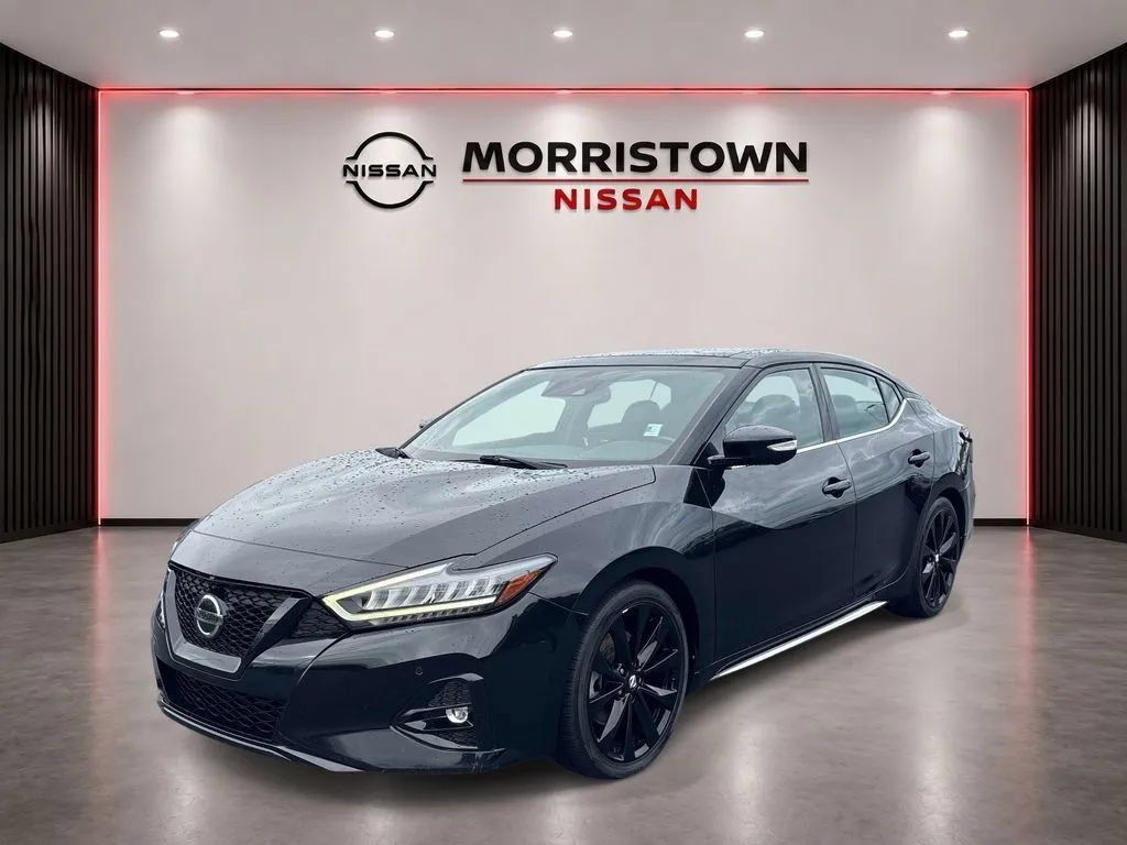 Used 2022 Nissan Maxima SR w/ Sport Mat Group FWD image 7