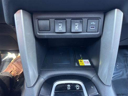 Used 2023 Toyota Corolla Cross XLE w/ Convenience Package image 23