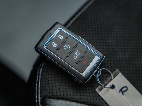 Used 2024 Jeep Grand Cherokee Altitude image 43