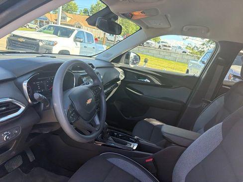 Used 2023 Chevrolet TrailBlazer LT w/ Convenience Package AWD/4WD image 8