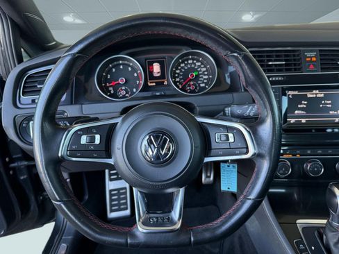 Used 2015 Volkswagen Golf 4-Door FWD image 17