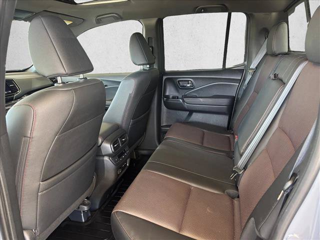 Used 2025 Honda Ridgeline Black Edition image 9