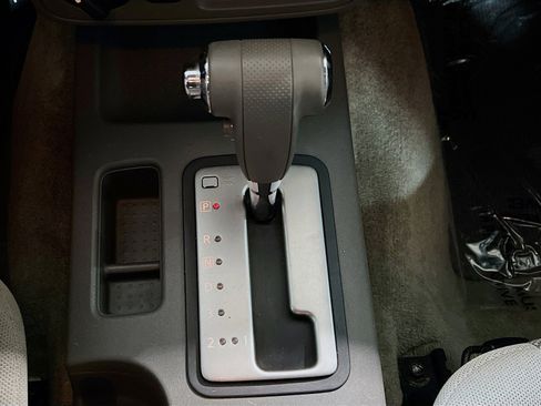 Used 2016 Nissan Frontier SV AWD/4WD image 11