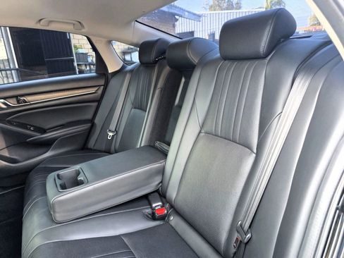 Used 2022 Honda Accord Touring image 7