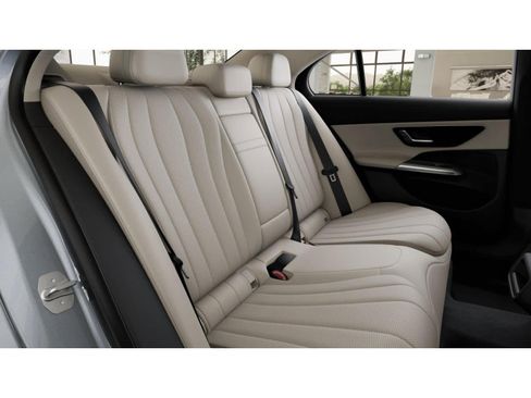 Used 2026 Mercedes-Benz E 350 Sedan image 4