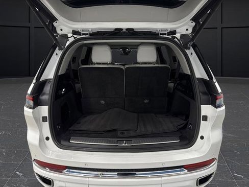 Used 2021 Jeep Grand Cherokee L Overland w/ Advanced Protech Group III image 15