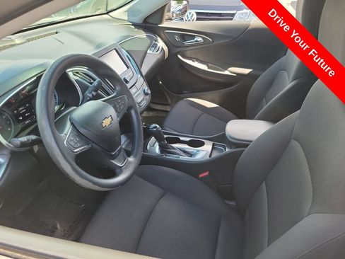 Used 2018 Chevrolet Malibu LS FWD image 3