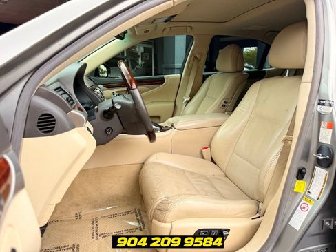 Used 2016 Lexus LS 460 w/ Comfort Package RWD image 25