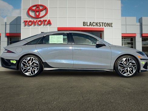 Used 2023 Hyundai Ioniq 6 Limited RWD image 2