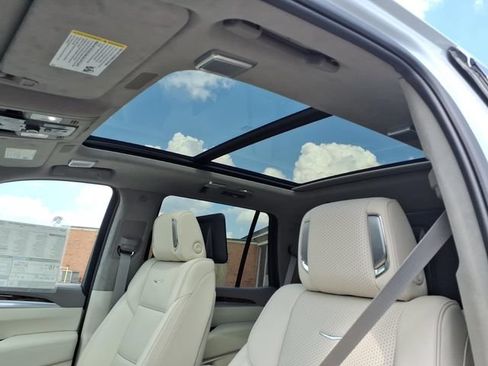 New 2026 Cadillac Escalade Platinum Sport w/ LPO, ONYX Package AWD/4WD image 9