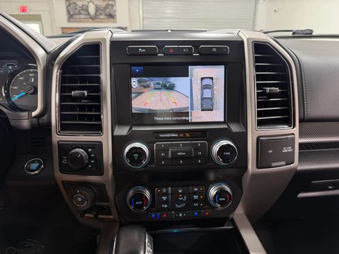 Used 2020 Ford F150 Lariat w/ Equipment Group 502A Luxury AWD/4WD image 26