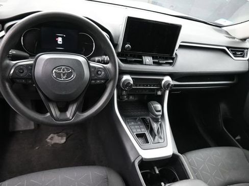 Used 2025 Toyota RAV4 XLE AWD/4WD image 22