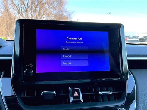 Used 2025 Toyota Corolla Cross XLE w/ Convenience Package image 34