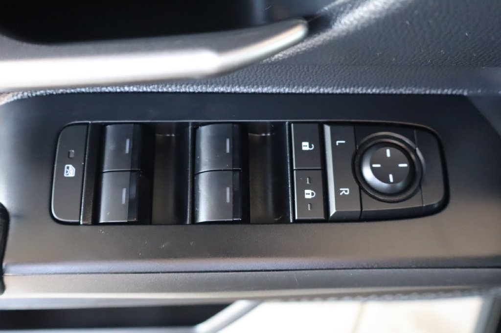 Used 2025 Toyota Tacoma TRD Off-Road AWD/4WD image 14