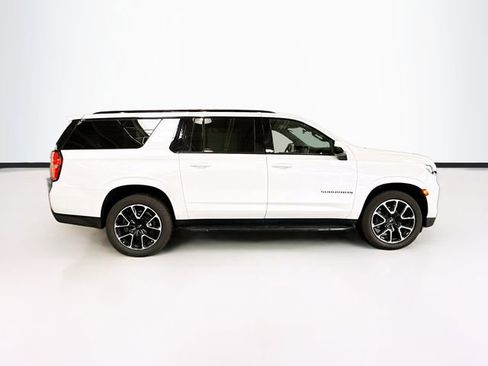 Used 2021 Chevrolet Suburban RST AWD/4WD image 5