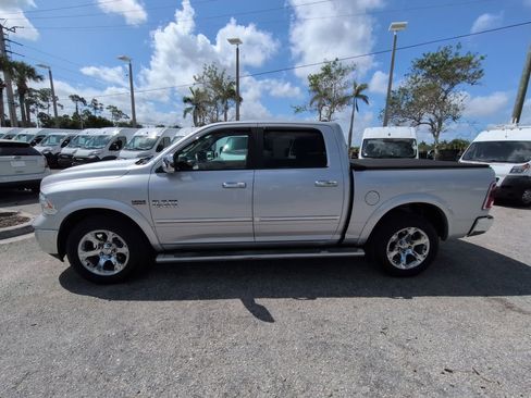 Used 2017 RAM 1500 Laramie w/ Convenience Group AWD/4WD image 8