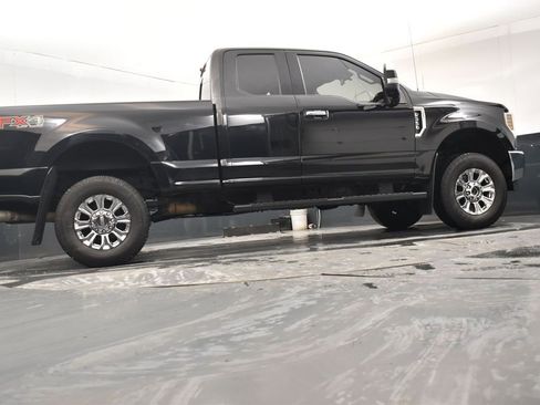 Used 2019 Ford F350 XLT w/ XLT Premium Package image 28