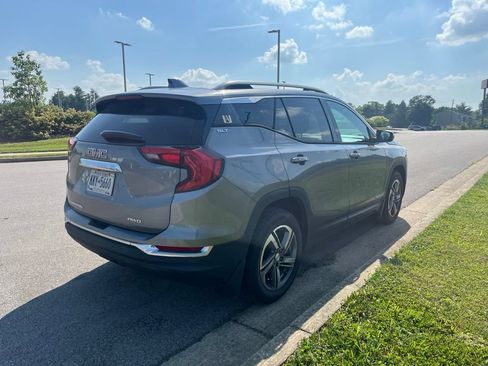 Used 2018 GMC Terrain SLT w/ Preferred Package AWD/4WD image 3