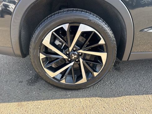 Used 2024 Mitsubishi Outlander 4WD Plug-In Hybrid image 4