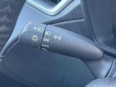 Used 2025 Toyota Corolla Cross LE FWD image 23
