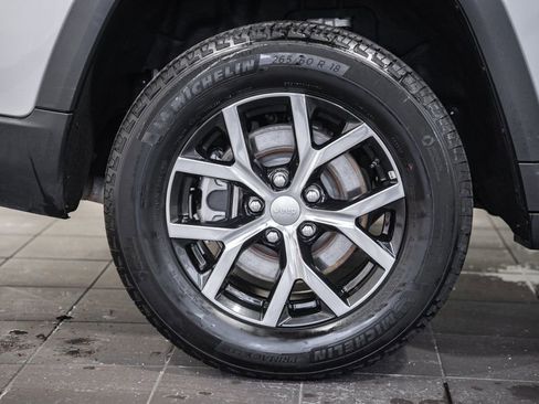 Used 2024 Jeep Grand Cherokee L Limited w/ Luxury Tech Group II image 22