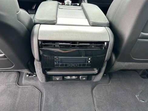 New 2025 Jeep Wagoneer 4WD w/ Premium Group I image 13