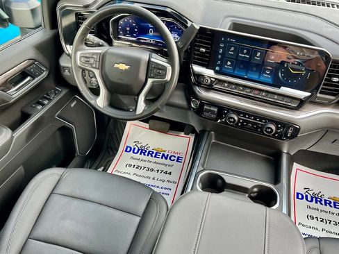 Used 2025 Chevrolet Silverado 2500 LTZ w/ LTZ Convenience Package image 23
