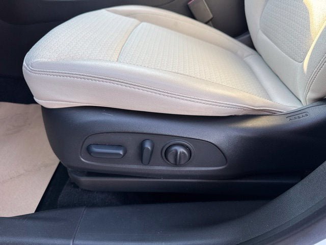 Used 2023 Buick Encore GX Select FWD image 11