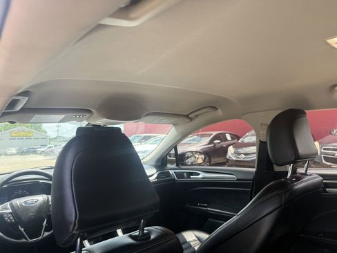 Used 2020 Ford Fusion SEL image 17