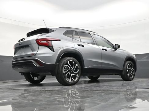 Used 2024 Chevrolet Trax RS w/ Driver Confidence Package FWD image 24